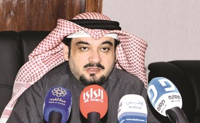د. محمود عبد الهادي خلال المؤتمر الصحافي	(ريليش كومار) ﻿