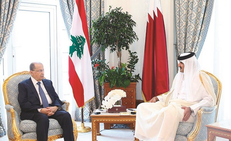 امير قطر صاحب السمو الشيخ تميم بن حمد آل ثاني خلال جلسة مباحثات رسمية مع الرئيس اللبناني ميشال عون في الدوحة امس	 (قنا)﻿