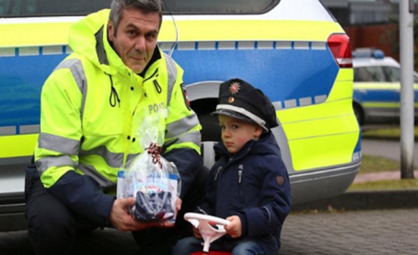 ألمانيا: تغريم طفل عمره 3 سنوات لركنه سيارته بطريقة مخالفة