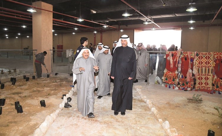 د.أحمد الأثري والمستشار محمد ضيف الله شرار خلال الزيارة﻿