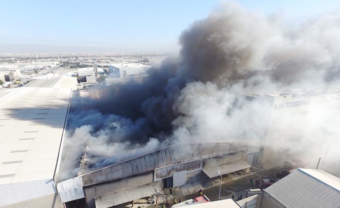 الحريق خلف سحبا دخانية كثيفة في سماء أمغرة﻿