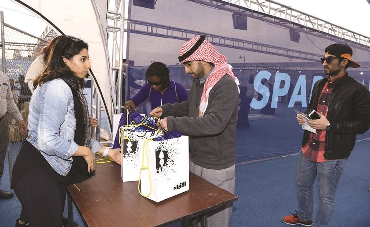 هدايا الأنباء للمشاركين في الماراثون﻿