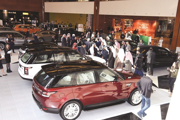 منصة عرض لاندروفر﻿