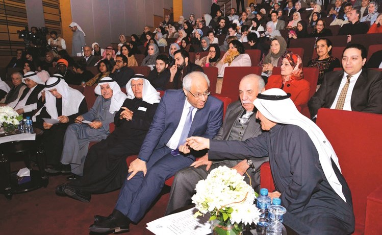 المستشار محمد أبوالحسن في حديث مع السفير ياسر عاطف بحضور الإعلامي المخضرم محمد السنعوسي ﻿
