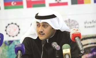 طلال جاسم الخرافيمتحدثا في المؤتمر الصحافي﻿