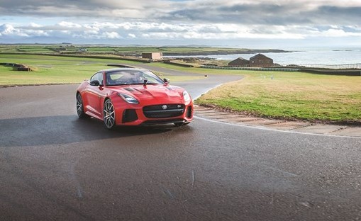 جاكوار F-TYPE﻿