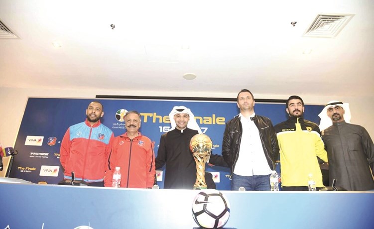 عريف المؤتمر عبدالرحمن السيف يتوسط داليبور ومحمد عبدالله والعتيقي والرياحي وزياد الشطي ﻿