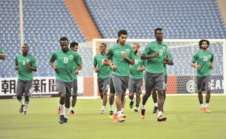 لاعبو المنتخب السعودي خلال التدريبات الاخيرة ﻿