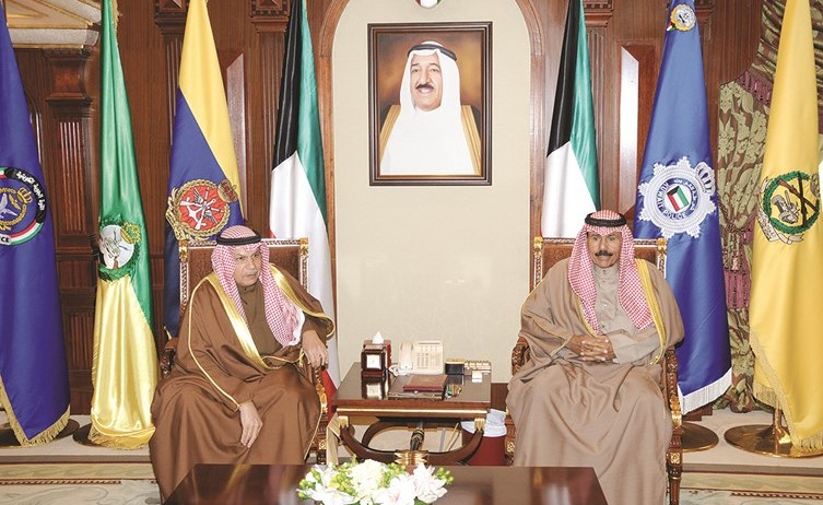 سمو ولي العهد الشيخ نواف الاحمد مستقبلا الشيخ خالد الجراح ﻿