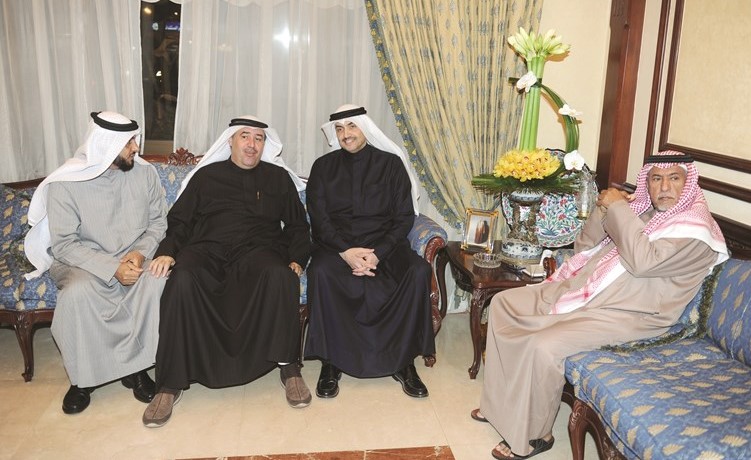 محمد المطير متوسطا الحضور خلال الاستقبال	(هاني الشمري)﻿