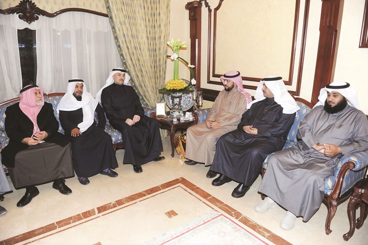 محمد المطير مع أبناء الدائرة الثانية﻿