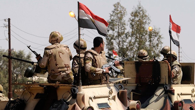 مقتل ثمانية شرطيين مصريين في هجوم مسلح جنوب البلاد