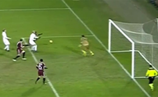بالفيديو..  لاعب تورينو يُسجل هدفاً بالكعب في ميلان!
