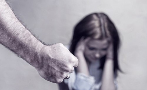 طفلة تونسية 15 عاماً… توفي والدها فاغتصبها زوج شقيقتها وجارها المطلق وشاب ثالث