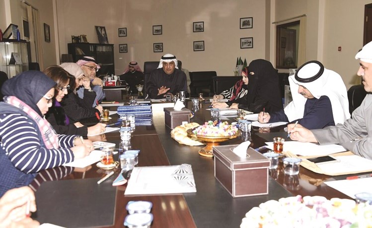 د.مطر المطيري خلال لقائه مع عدد من جمعيات النفع العام ﻿