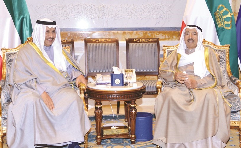 صاحب السمو الامير الشيخ صباح الاحمد مستقبلا سمو رئيس الوزراء الشيخ جابر المبارك ﻿
