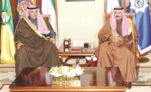 سمو ولي العهد الشيخ نواف الأحمد مستقبلا الشيخ صباح الخالد ﻿