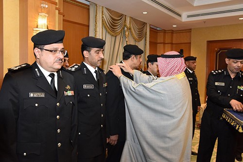 الجراح يقلد 16 عميداً رتبة لواء