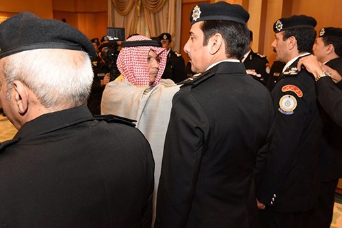 الجراح يقلد 16 عميداً رتبة لواء