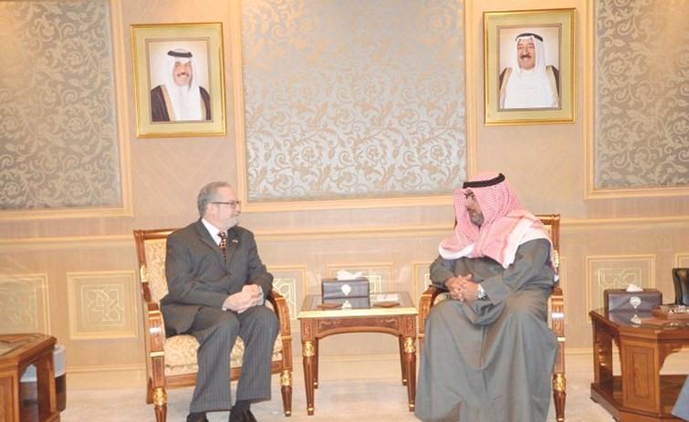 الشيخ ثامر العلي خلال لقائه السفير الأميركي لورانس سيلفرمان﻿