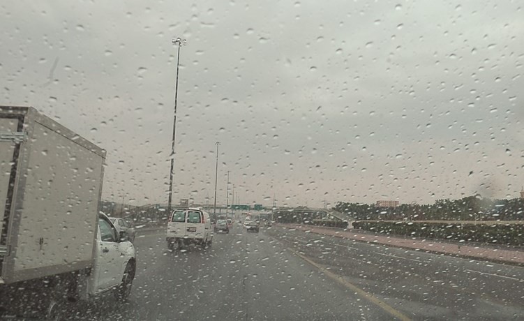 أمطار غزيرة هطلت على معظم أنحاء البلاد أمس	(زين علام)﻿
