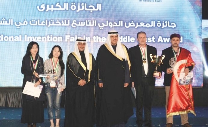 تكريم الفائزين بالجائزة الكبرى وجائزة النادي العلمي وجائزة معرض جنيف الدولي للاختراعات﻿