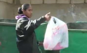 بالفيديو .. قاتلو الطفلة في حاوية النفايات يمثّلون جريمتهم ..  وتفاصيل صادمة