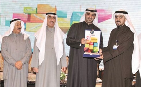 «الدولي» يرعى معرض المشاريع الهندسية لطلبة جامعة الكويت
