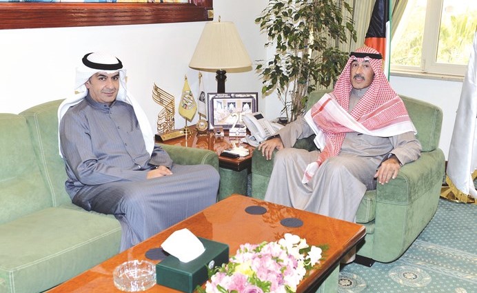 الشيخ فواز الخالد خلال اللقاء مع عبدالعزيز الماجد﻿