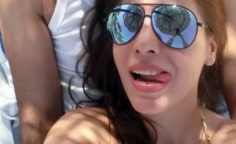 بالفيديو..فنانة سورية تروي تفاصيل محاولة قتلها على يد زوجها ضابط الشرطة السابق