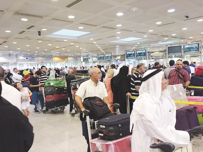 الأجهزة الجديدة تسهم في تخفيف الزحام عند مناطق التفتيش والجوازات﻿