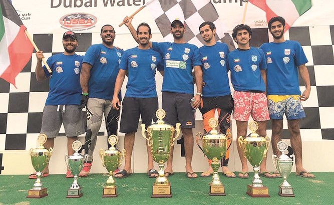 أبطال المنتخب على منصة التتويج في الجولة الثانية﻿