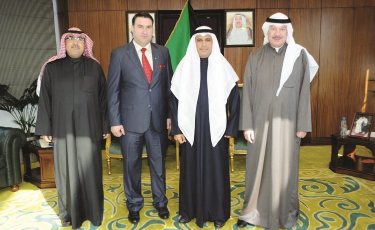 د. فالح العزب وعبداللطيف السريع والسفير البوسني﻿