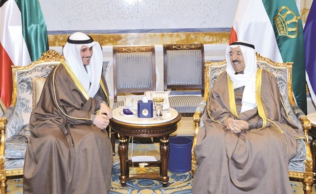 صاحب السمو الأمير الشيخ صباح الأحمد خلال لقائه رئيس مجلس الأمة مرزوق الغانم ﻿