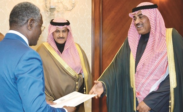 الشيخ صباح الخالد يتسلم اوراق اعتماد سفير بنين﻿