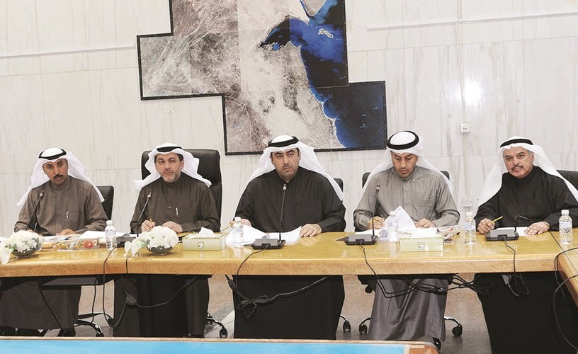 د. حسن كمال مترئسا اجتماع لجنة العاصمة﻿