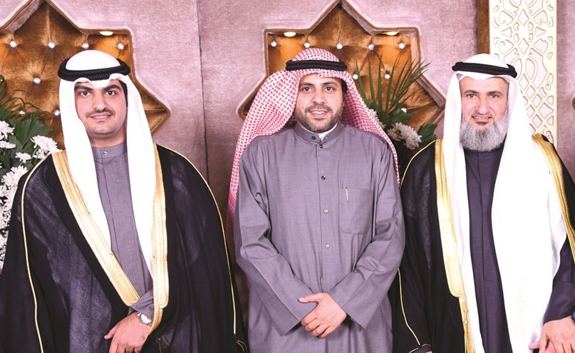 الوزير محمد الجبري يبارك للمعرس ووالده ﻿