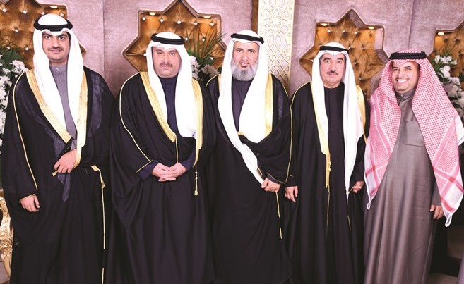 النائب مبارك الحجرف والشيخ سالم الخالد يقدمان التهاني﻿