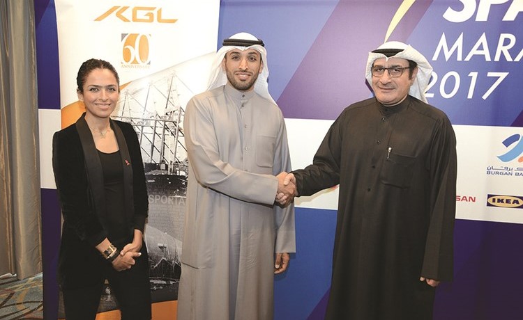 علي الداود وعبدالمحسن البابطين وفرح البابطين﻿