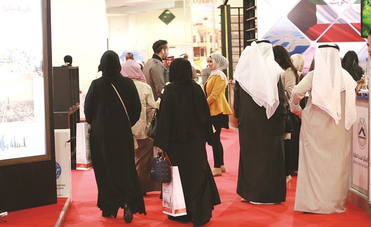 جانب من فعاليات معارض النخبة السابقة﻿