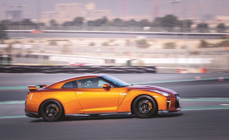 نيسان تطلق GT-R 2017 بتصميم مطور وقوة إضافية