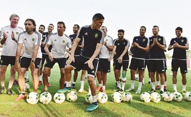 روح عالية في تدريبات المنتخب المغربي قبل لقاء غانا اليوم	(أ.ف.ب) ﻿