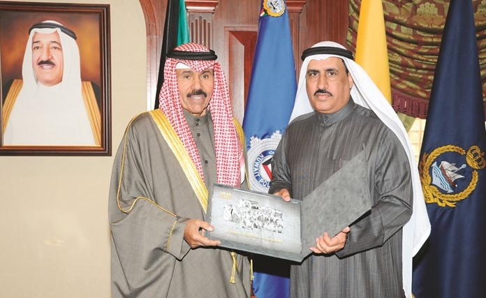 سمو ولي العهد خلال استقباله نواف الهاملي﻿