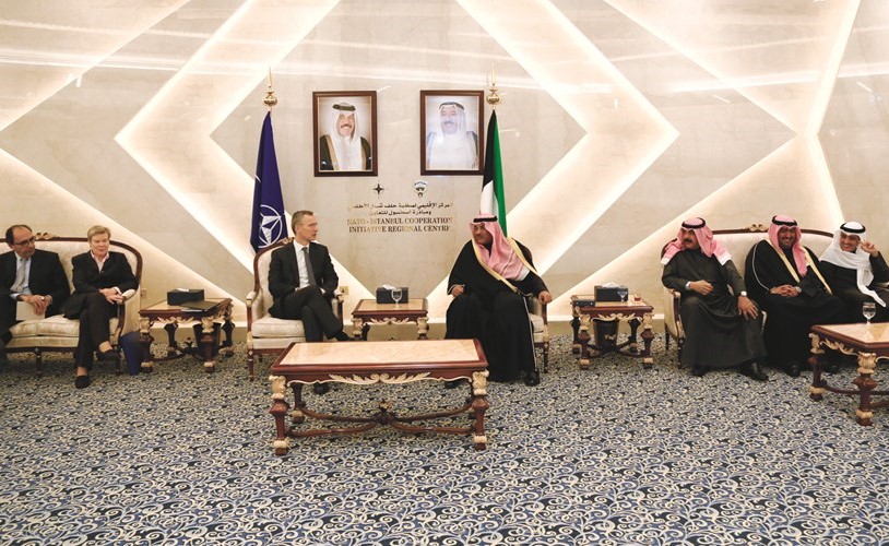 الشيخ صباح الخالد مستقبلا الأمين العام لحلف شمال الاطلسي (الناتو) ينس شتولتنبرغ ﻿