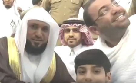 بالفيديو.. ماذا قال إمام الحرم لـ"غانم المفتاح" الشاب القطري قاهر الإعاقة ؟