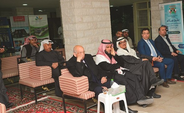 جانب من الحاضرين خلال الندوة﻿