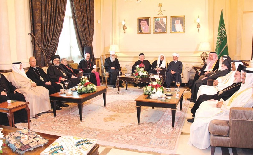 الملتقى الثقافي الثاني لرموز الطوائف بعنوان لبنان يجمعنا بدعوة من القائم بأعمال سفارة المملكة العربية السعودية وليد بخاري في اليرزة (محمود الطويل)﻿