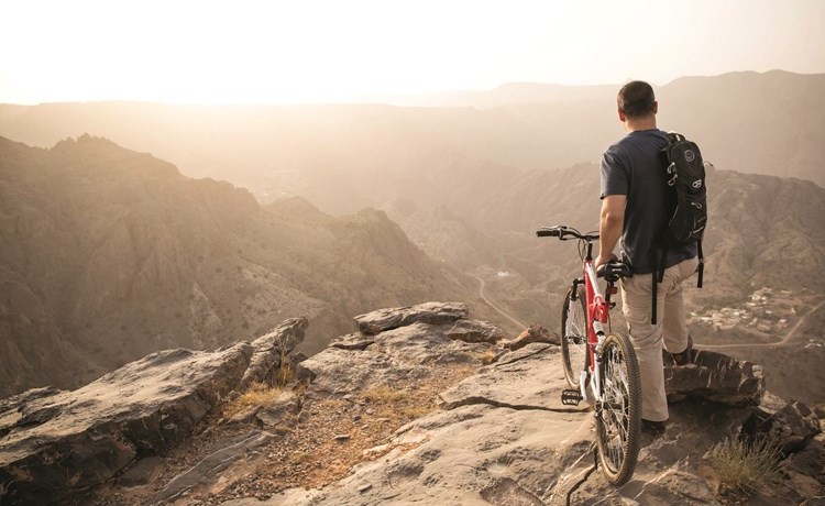 منتجع أنانتارا الجبل الأخضر.. صديق الغيم