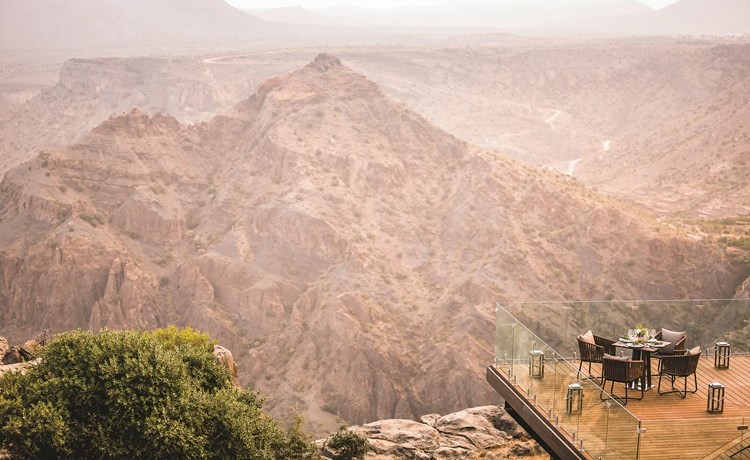 منتجع أنانتارا الجبل الأخضر.. صديق الغيم