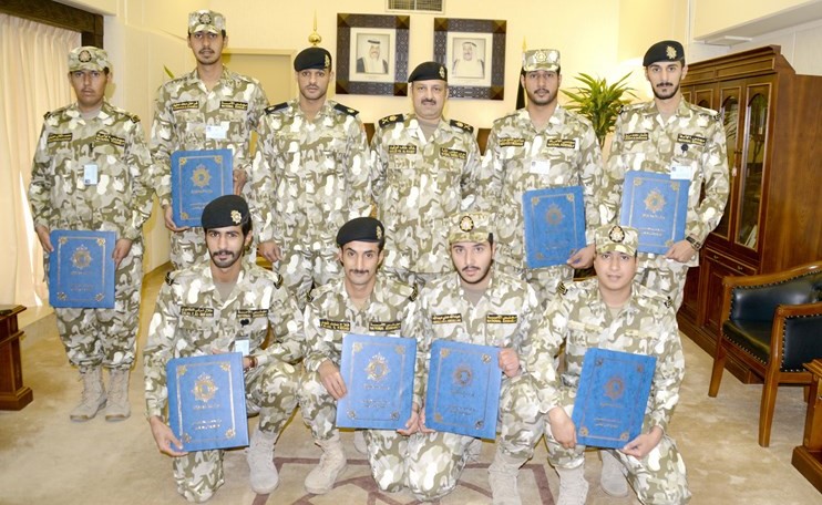 الأمين العام المساعد لشؤون حرس مجلس الأمة اللواء خالد الوقيت و مدير ادارة الشؤون الأمنية الرائد بدر المطوع يتوسطان المكرمين﻿